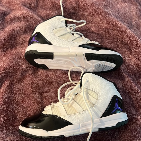 jordan max aura purple